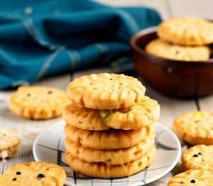 biscuits heating in microwave